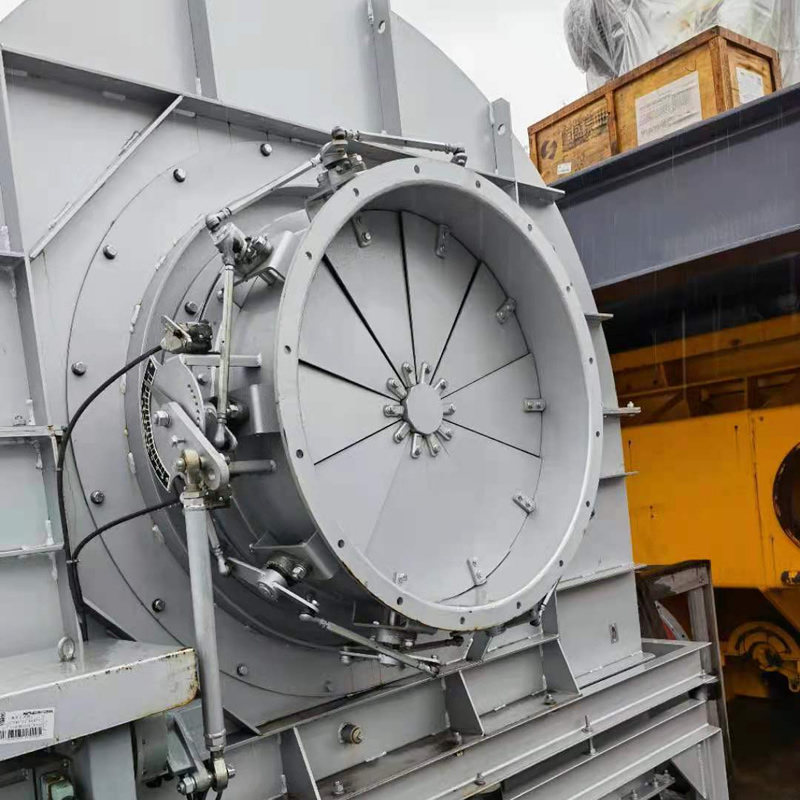 Manual multi-blade sector butterfly valve